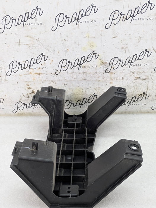 Chevrolet C7 Corvette Stingray Z51 Rear Bumper Center Support Mounting Bracket Carrier 23169479