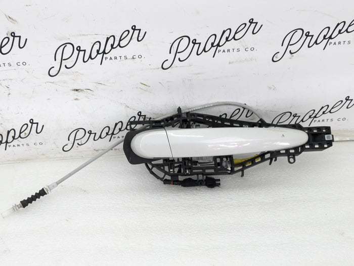BMW F22 F23 228xi M235xi 230xi M240xi Left/Driver Side Door Handle & Carrier Bracket Mineral White (A96)