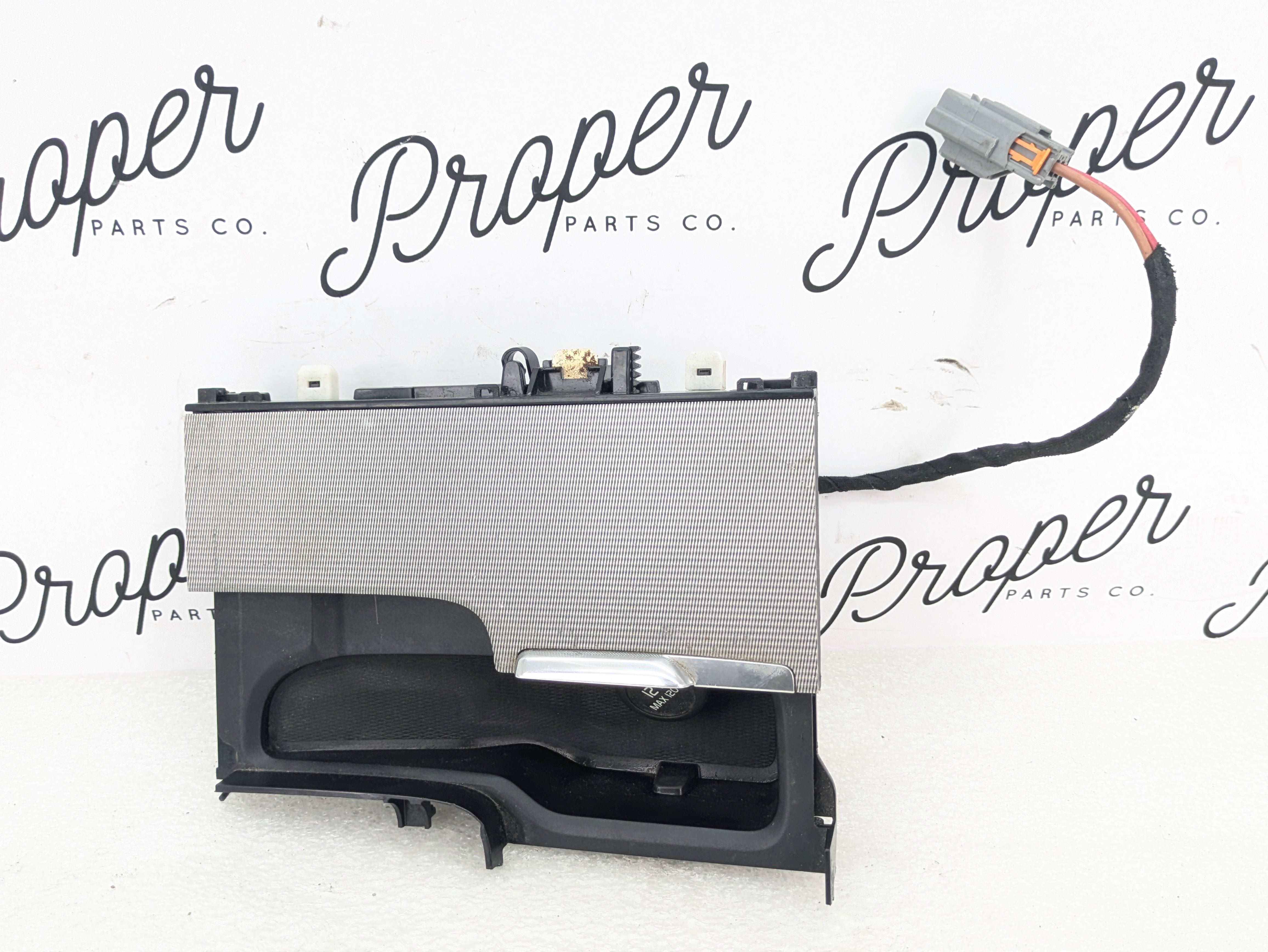 2021 Volvo V60 T6 R-Design Center Console Storage W/12V
