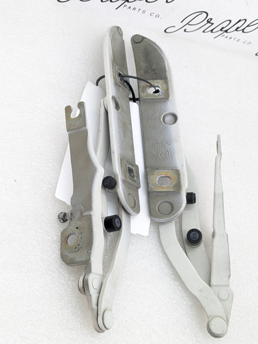 BMW E46 M3 330ci 328ci 325ci 323ci 320i Coupe/Sedan Trunk Lid Hinge Set Pair Left Right Alpine White 300 8220073/8220074