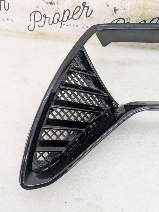 Chevrolet C7 Corvette Stingray Z51 Rear Left/Driver Side Tail Light Surround Trim 22790954 *DAMAGED*