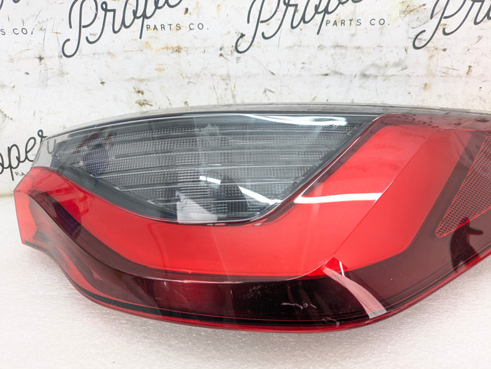 BMW G22 G26 430ix M440ix G82 M4 Pre-LCI Rear Right/Passenger Side Outer LED Tail Light Assembly 63217477606