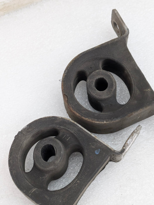 Chevrolet C7 Corvette Stingray Z51 Rear Exhaust Muffler Hanger Set Pair 23290442