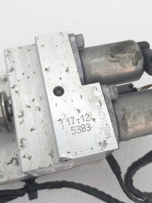 BMW E70 X5 M/E71 X6 M Dynamic Drive Adaptive Suspension Hydraulic Valve Block 37206794578