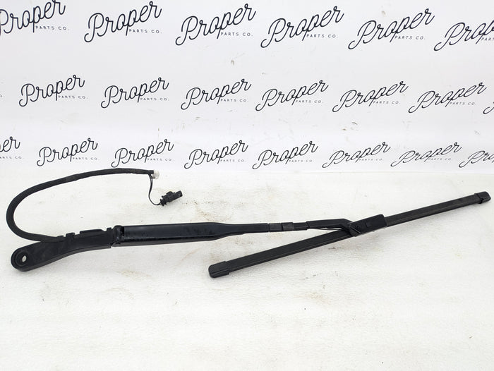 2021 Volvo V60 T6 R-Design Front Left/Right Windshield Wiper Arm Set W000096128/W000092558