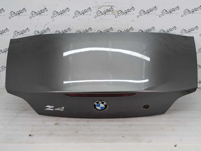BMW E85 E86 Z4 3.0i 3.0si 2.5i Roadster Trunk Lid Sterling Grey Metallic (472) 41627068277