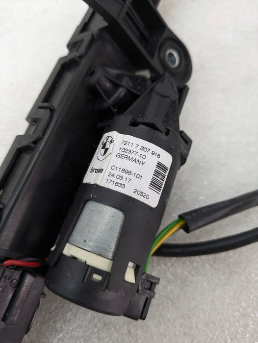 BMW F32 4 Series/F82 M4/F87 M2 Right/Passenger Side Seatbelt Handover 7307916
