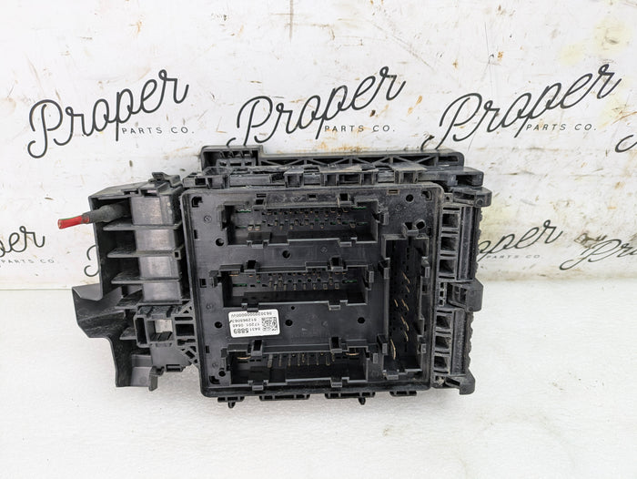 2018 Chevrolet 6th Gen Camaro 2SS 6.2L V8 Engine Bay Junction Box Fuse Panel 84315889 *DAMAGED*