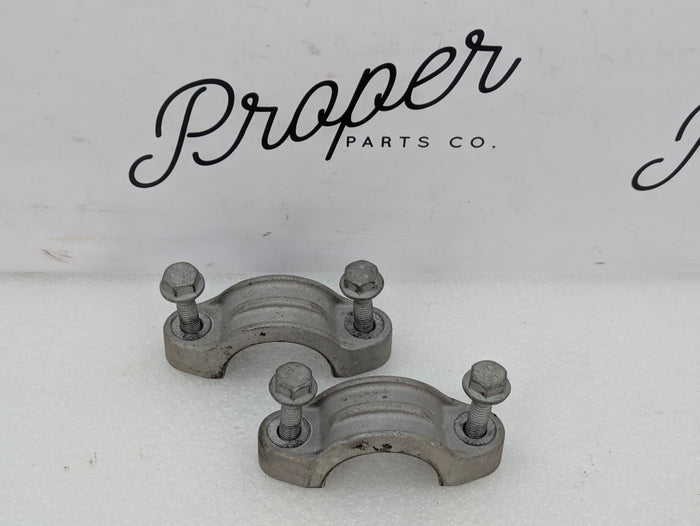 Chevrolet C7 Corvette Stingray Front Stabilizer Anti-Roll Sway Bar Mounting Bracket Set Pair