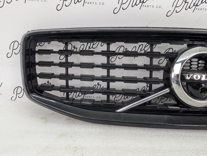 2021 Volvo V60 T6 R-Design Front Bumper Black Upper Grille 32132220