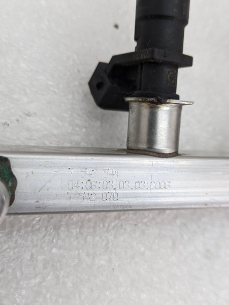 BMW E90 E91 E92 E93 325xi 330xi 328xi 323i N52 Engine Fuel Rail & Injectors 7542541/7531634