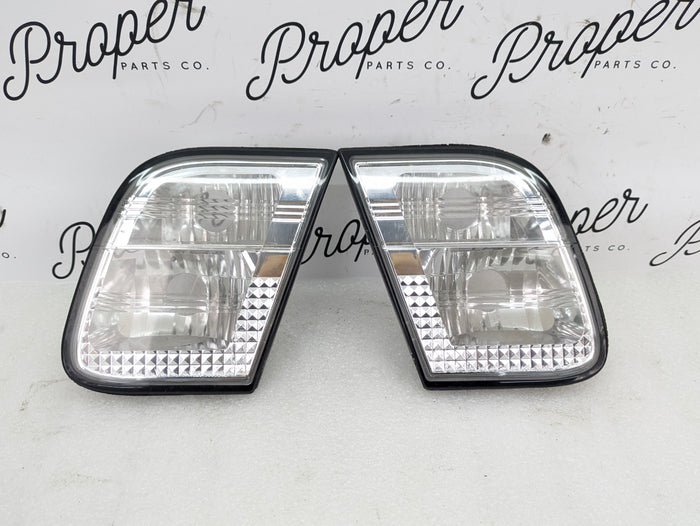 BMW E46 330i 328i 325i 323i Sedan Rear Inner Trunk Tail Light Set Clear JDM Style Sk1620-103994/Sk1621-103994