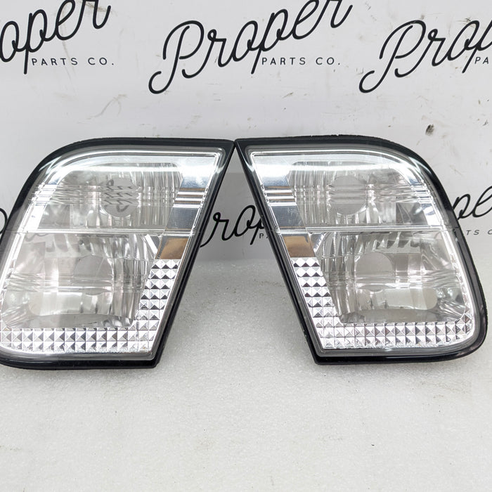 BMW E46 330i 328i 325i 323i Sedan Rear Inner Trunk Tail Light Set Clear JDM Style Sk1620-103994/Sk1621-103994