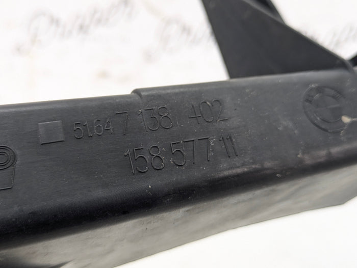 BMW E90 E91 335xi 335d 328xi 323i LCI Right/Passenger Side Headlight Bracket Mount 7138402