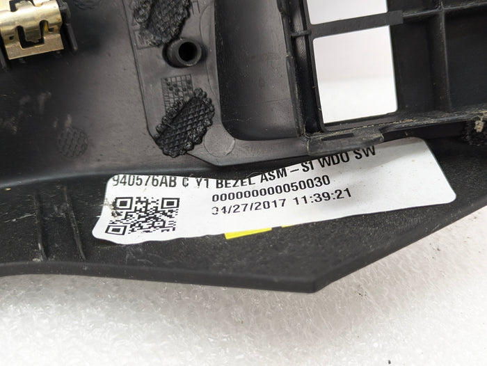 Chevrolet C7 Corvette Stingray Left/Driver Side Door Master Window Switch Trim 23426080/APY25406 *NOTE*