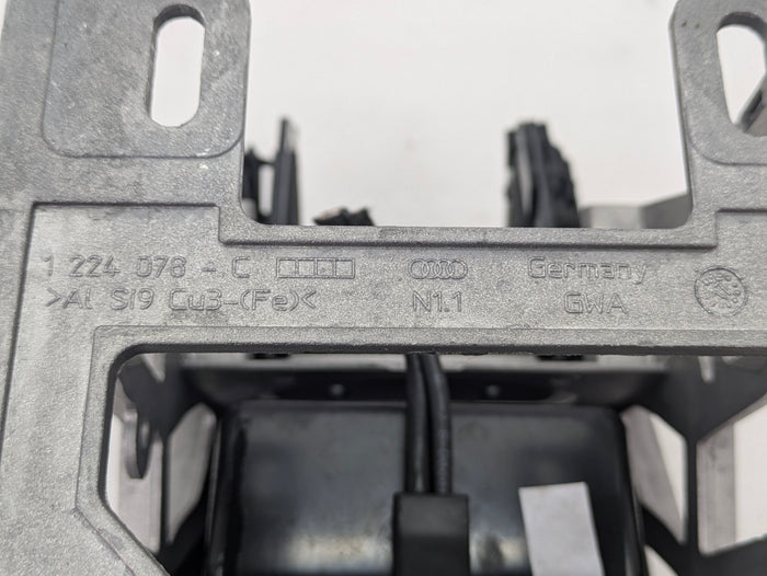 2015-2018 Audi 8U Q3 Front Center Console Armrest Black Leather Compartment Mechanism 8U0864207/8U0864283 *DAMAGED