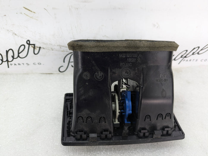 BMW F22 F23 228xi M235xi 230xi M240xi Center Console Rear Air Vent 9207330/9265350
