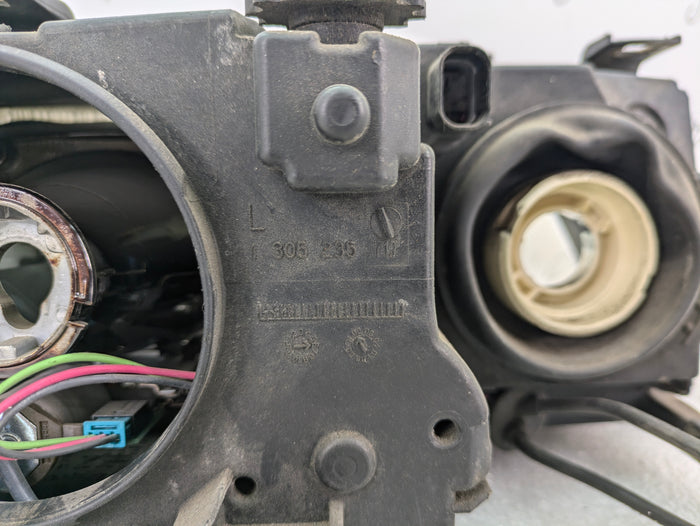 BMW E46 330i 325i Sedan/Wagon LCI Front Left Bi-Xenon Headlight 6910975 *For Parts*
