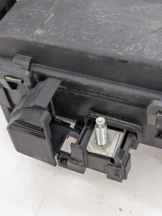 Chevrolet C7 Corvette Stingray Engine Bay Fuse Panel Junction Box 80409255 *DAMAGED*