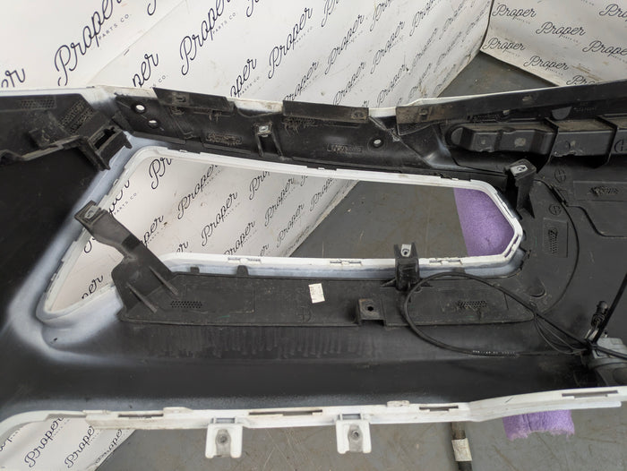 Chevrolet C7 Corvette Stingray Upper Rear Bumper Cover Arctic White (G8G) 84139444/84411653 *DAMAGED*