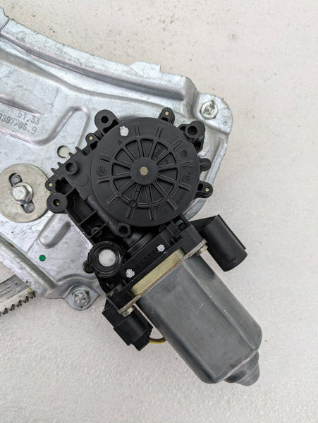 BMW Z3 M Roadster Right/Passenger Side Window Regulator W/Motor 8397706
