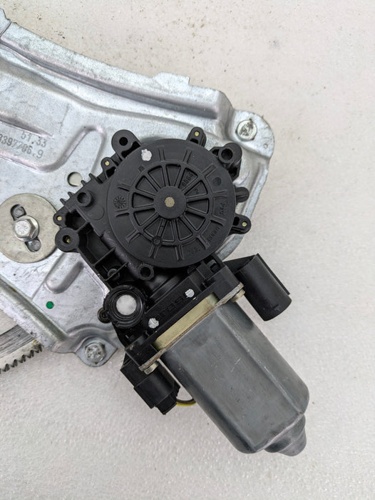 BMW Z3 M Roadster Right/Passenger Side Window Regulator W/Motor 8397706