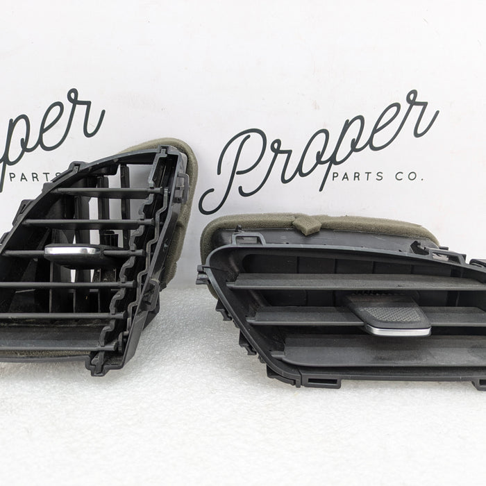 Chevrolet C7 Corvette Stingray Left/Driver Side Dashboard HVAC Air Vent Pair 23302471/23302481
