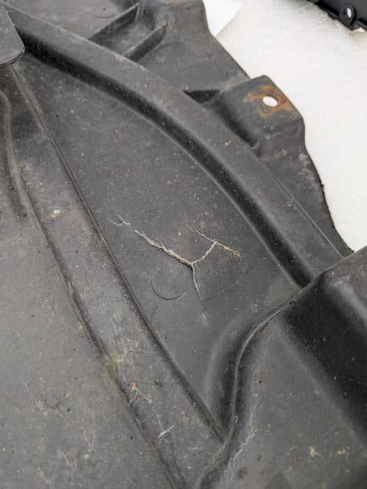 *Damaged* BMW E90 E91 E92 325XI Engine Underbody Splash Shield W/ Radiator Seal Shroud 7117369/7145287