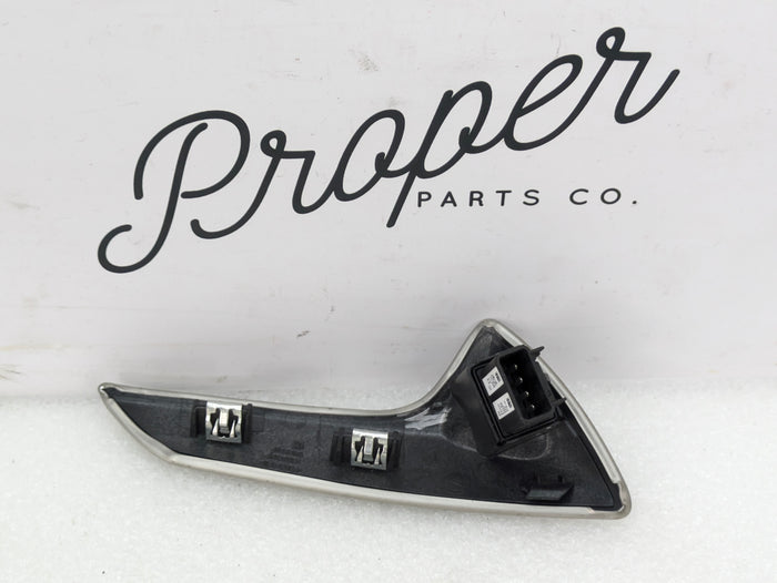 Chevrolet C7 Corvette Stingray Right/Passenger Side Door Open Switch/Button & Silver Trim 22831373/22967910