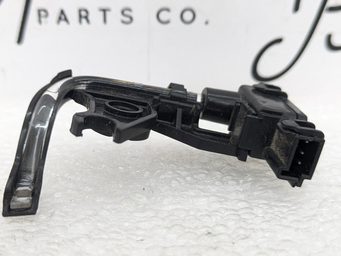 2021 Volvo V60 T6 R-Design Left/Driver Side Rear Door Light 31425656