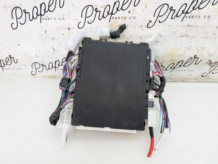 Toyota GZEA14 GR Corolla Multiplex Body Control Module & Junction Block Fuse Box 89221-12N51/82730-12Z50