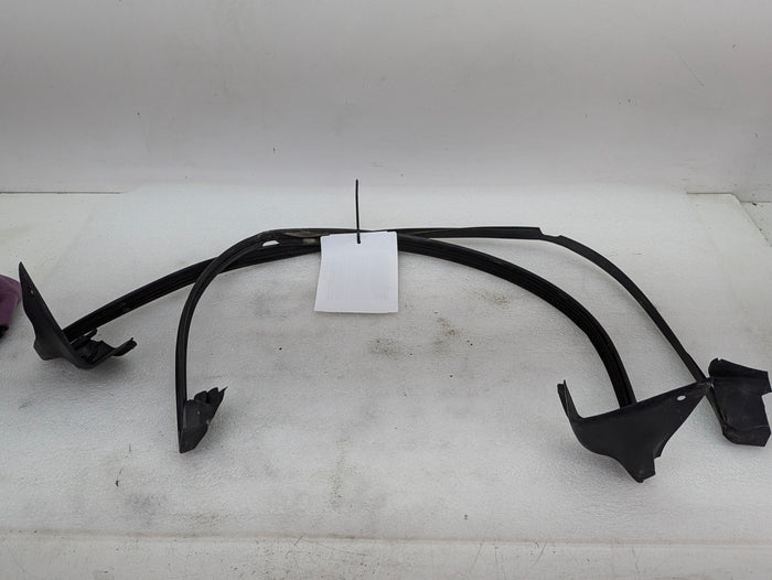 BMW Z3 M Roadster/M Coupe Left Right Door Outer Rubber Seal Weather Strip Set 8397635/8397636