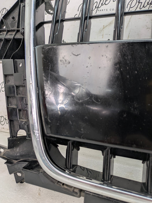 2015 Audi 8U Q3 Front Center Bumper Grille 8U0853653 *DAMAGED*