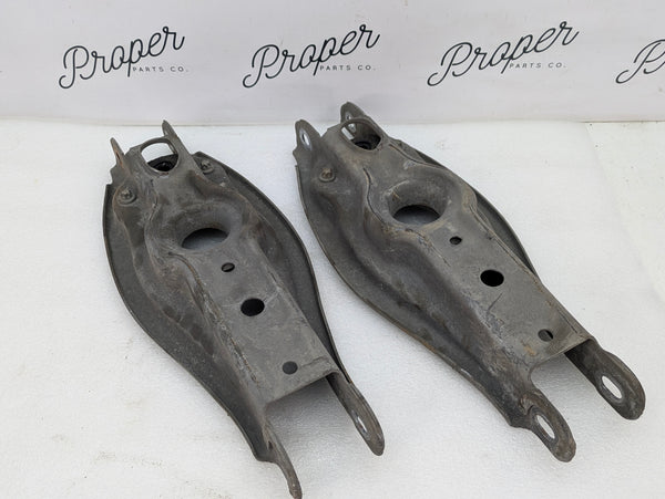 BMW E82 E88 135i 128i Rear Right/Left Lower Control Arm Spring Perch 33326772899