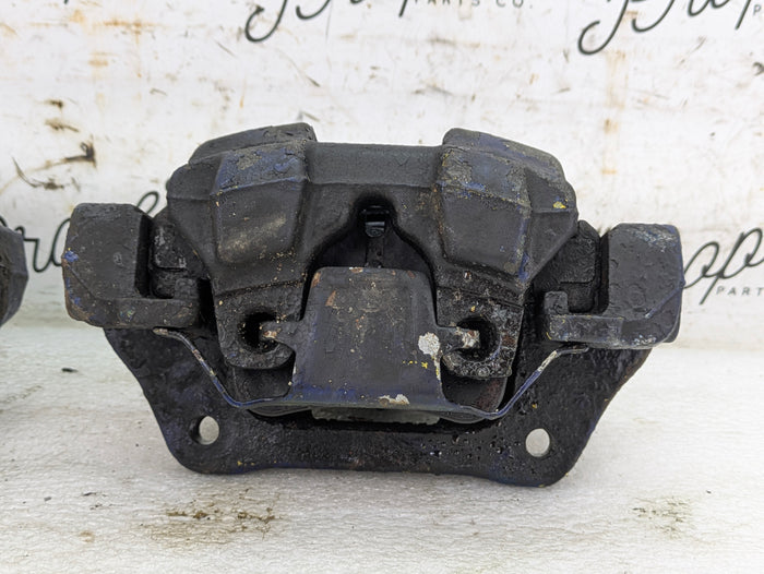 BMW F22 F23 228xi 228i 230xi 230i Front Left/Right Brake Caliper Set 34116857687/34116857688