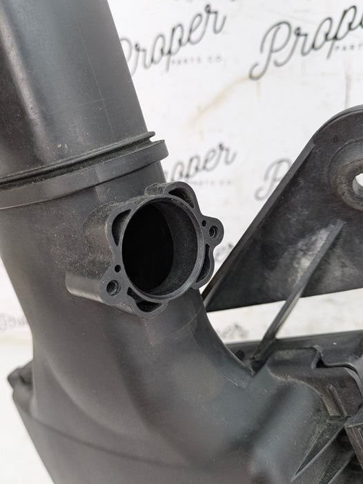 BMW E92 E90 E93 335xi 335i E82 E88 135i N55 Engine Intake Air Box Filter Housing 7599284