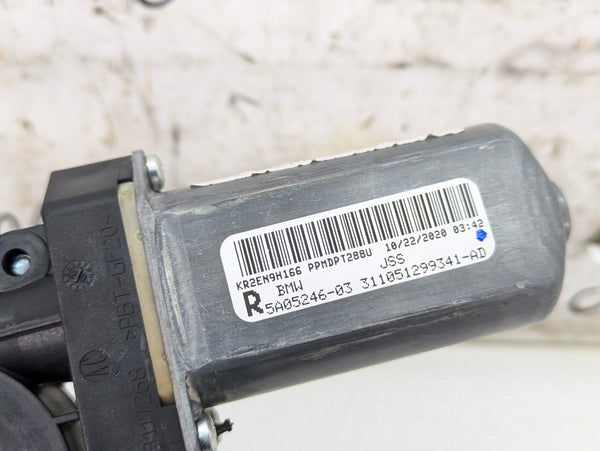 BMW G22 430ix Coupe Right/Passenger Side Seatbelt Handover Feeder Motor Assembly 5A05246