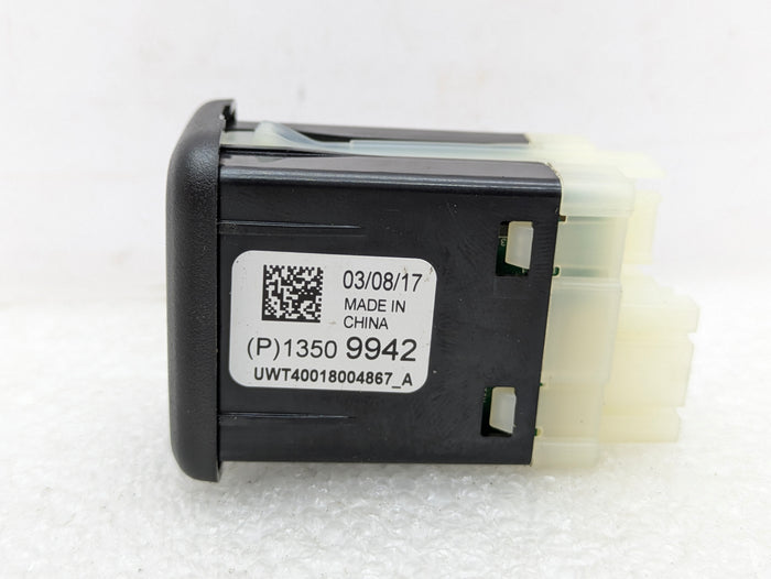Chevrolet C7 Corvette Stingray USB/AUX Port Audio Input/Charger Module 13509942