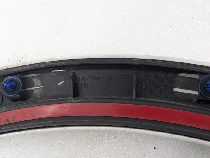 2015-2018 Audi 8U Q3 Rear Left Wheel Moulding Cortina White 8U0853817C