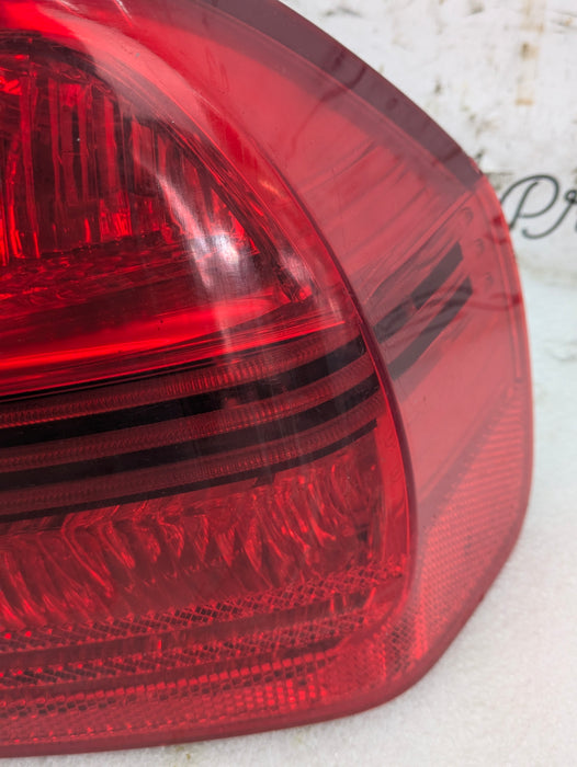 BMW E90 M3 335i 330i 328i 325i 323i Pre-LCI Right/Passenger Side Rear Outer Tail Light 7161956