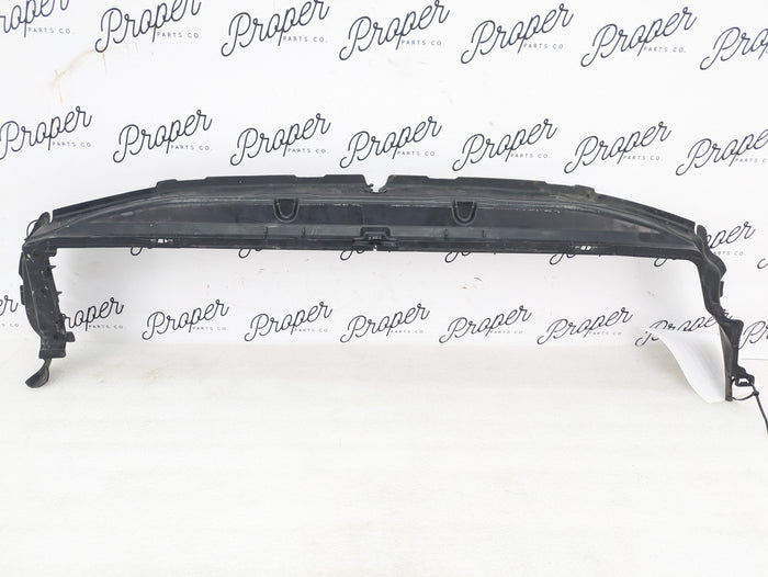 2021 Volvo V60 T6 R-Design Radiator Support Air Duct Seal 31455591