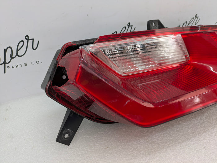 Chevrolet C7 Corvette Stingray Rear Left/Driver Side Tail Light 23170469 *DAMAGED*