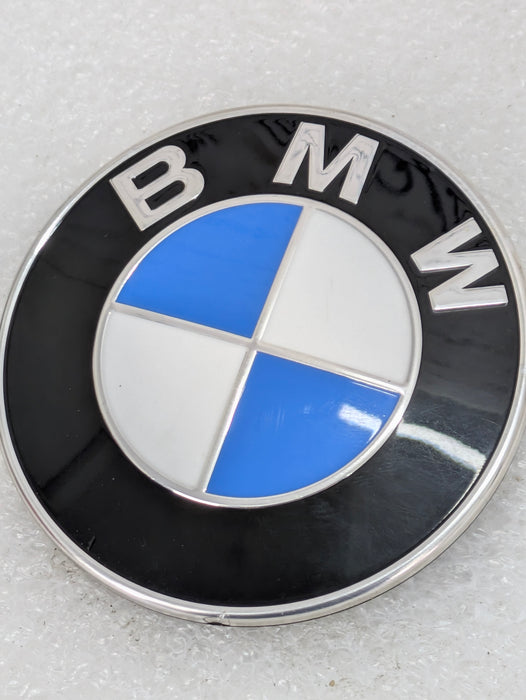 BMW G20 330ix M340ix 330ex Rear Trunk Lid Emblem Badge Roundel 7463715 *DAMAGED*