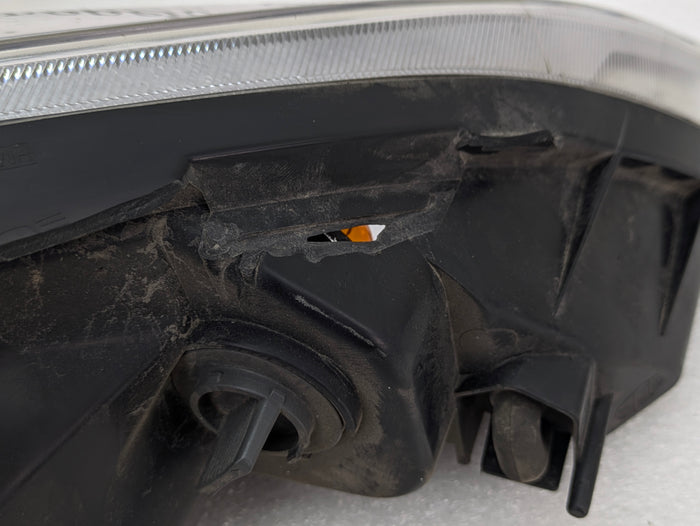 Hyundai BK1 Genesis Coupe Left/Driver Side Xenon Headlight 92101-2M0 *DAMAGED*