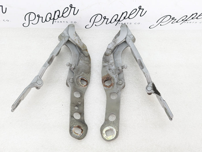 BMW E46 M3 330i 328i 325i 323i Front Hood Hinge Left Right Alpine White Set 41617028577/41617028578