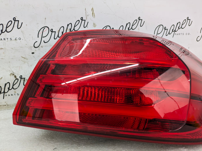 BMW F36 F32 F33 435xi 428xi 440xi 430xi Pre-LCI Right/Passenger Side Outer Tail Light 7296100 *NOTE*