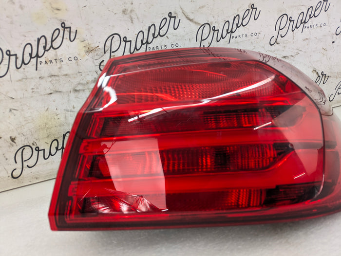 BMW F32 F36 F33 435xi 428xi 440xi 430xi Pre-LCI Right/Passenger Side Outer Tail Light 7296100 *NOTE*