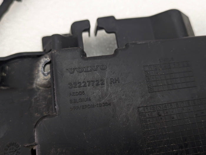 2021 Volvo V60 T6 R-Design Rear Bumper Wiring Harness W/Blind Spot Radar Sensors & PDC Sensors 32286570