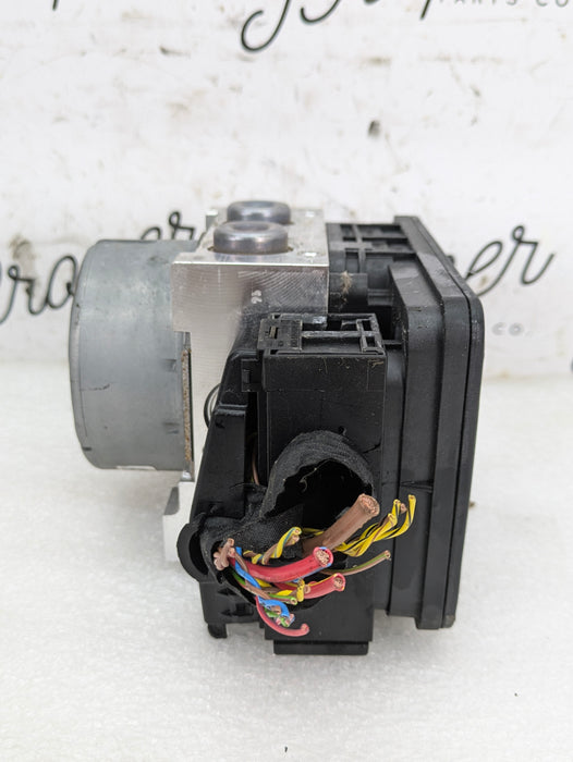 BMW F22 228xi Anti-Lock Brake System/ABS Pump/DSC Module 6871109