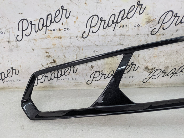 Chevrolet C7 Corvette Stingray Z51 Rear Right/Passenger Side Tail Light Surround Trim 22790955 *DAMAGED*